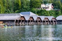 Bootshäuser - 19 Elektroboote fahren täglich hunderte von Touristen über den See.  • © alpintreff.de - Christian Schön